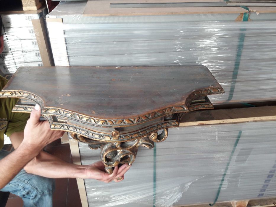 CAMA com cabeceira em CONCHA folheada a folha de ouro