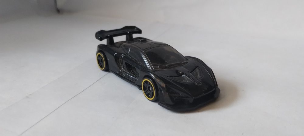 Hot Wheels McLaren Senna — Оригінал (Hypercar)