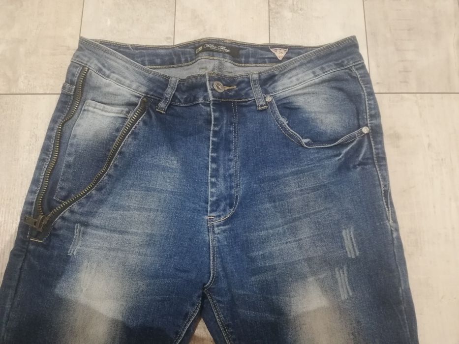 Dżinsy damskie włoskie r. 36