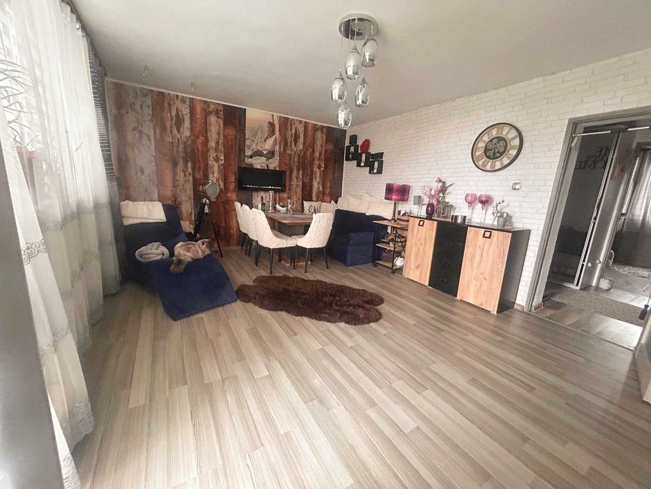 Mieszkanie 3 pokojowe z piwnica garażem i dużym balkonem w miejscowości Kotla
