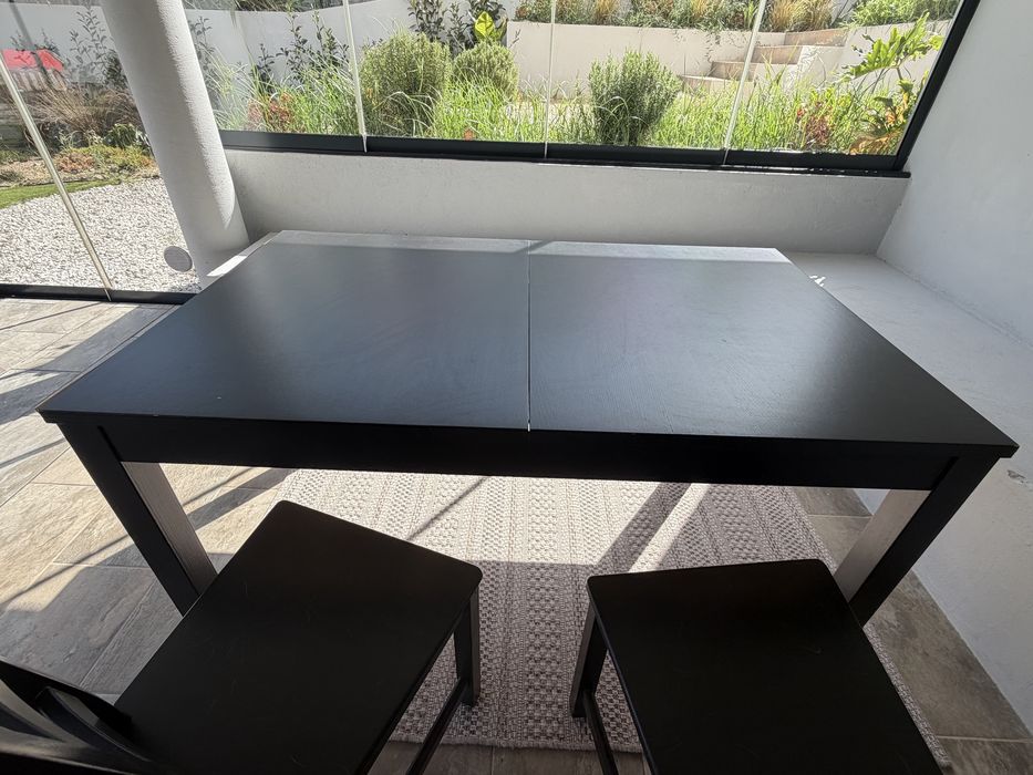 Mesa de jantar extensivel - madeira escura
