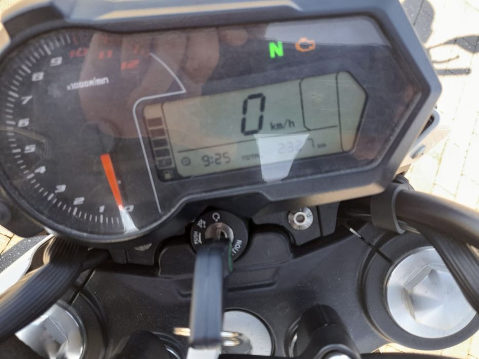 Benelli TNT 125 – Apenas 2.300 km – Como Nova