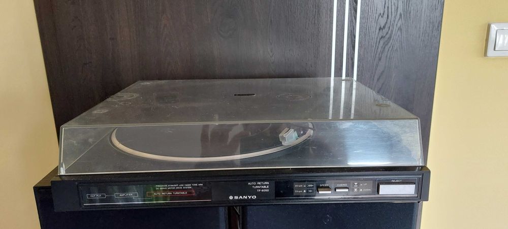 Wieża SANYO 6050 (Made in Japan)