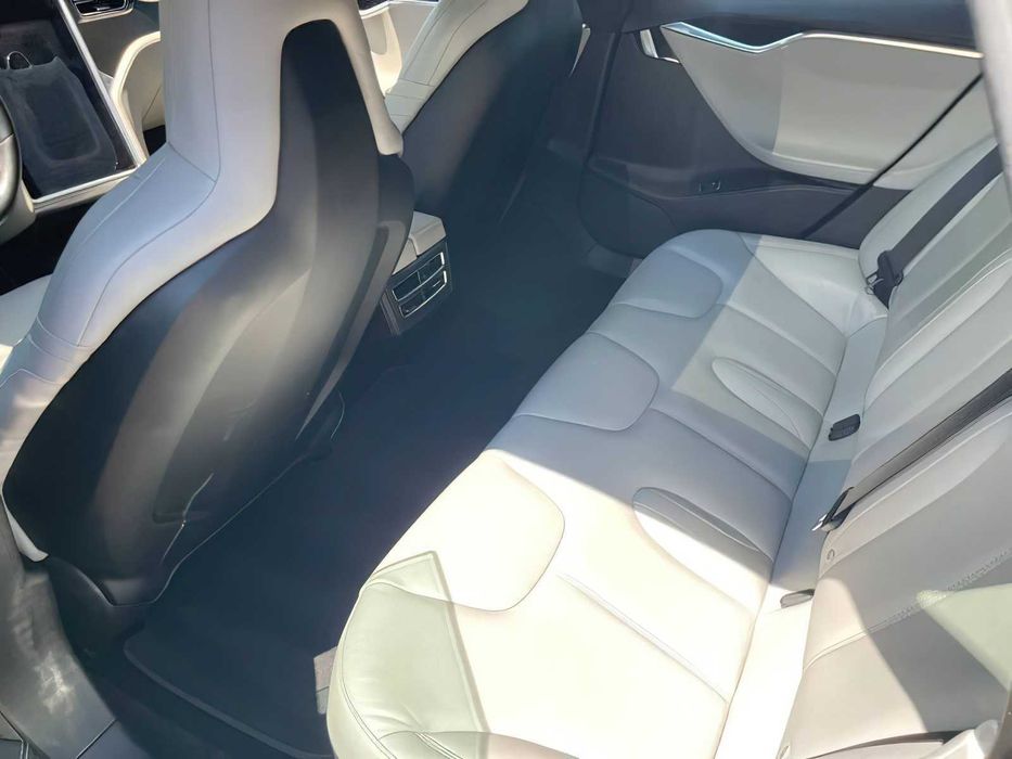 Tesla Model S 75D      2016