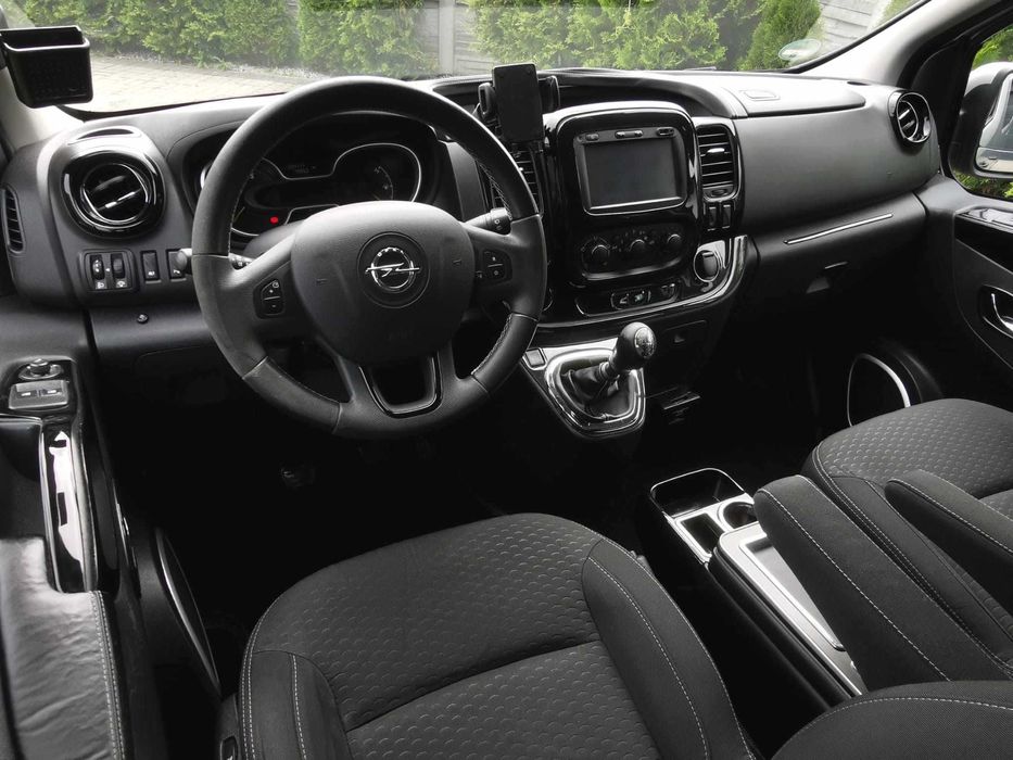 Wynajem busa 8-osobowego