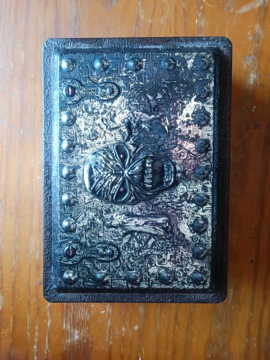 Caixa de Colecionador Iron Maiden, com 3 CD's