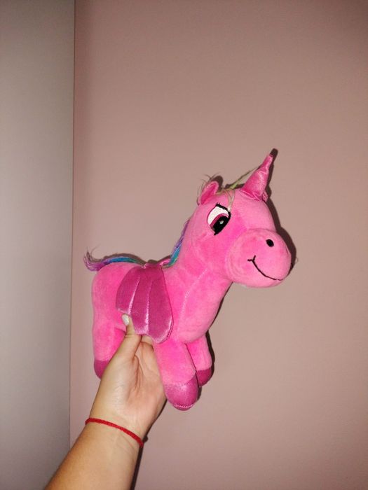 Unicórnio de peluche