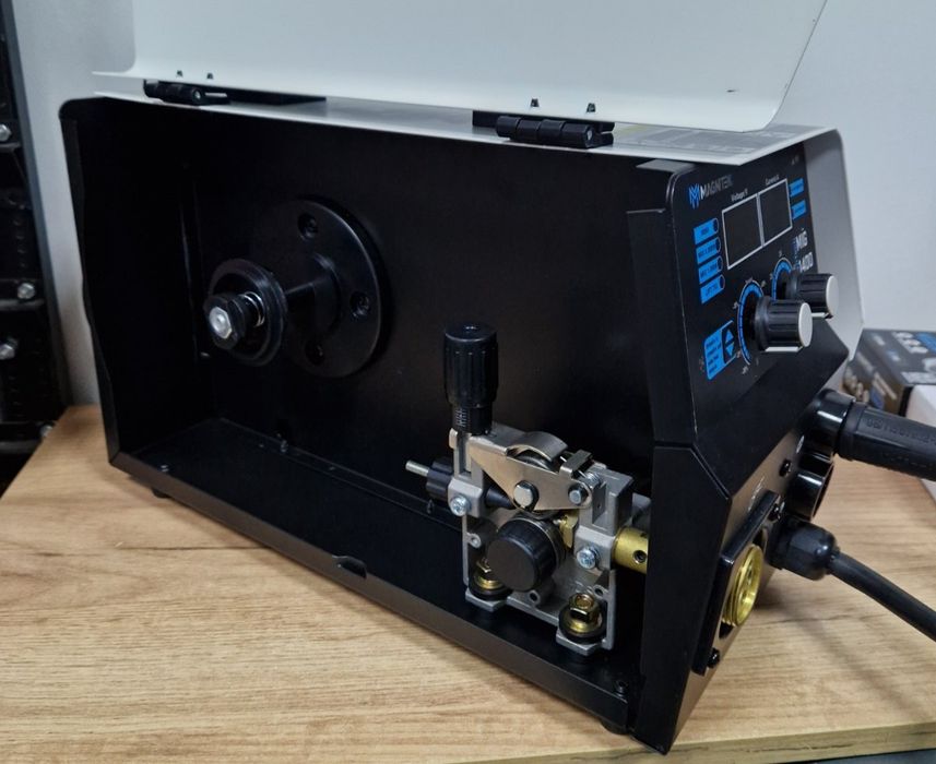 Сварочный полуавтомат MIG Магнитек 1400 Sin Tec   Profi