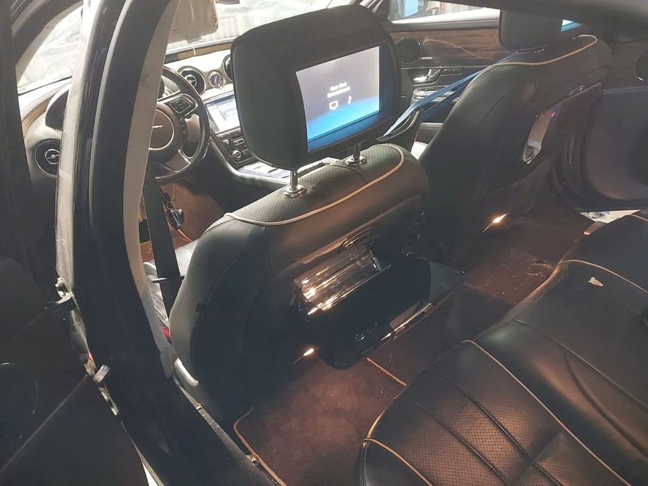 Jaguar XJ 351 Zagłówki z monitorem TV DVD WIDEO Wyświetlacze w zagłówkach