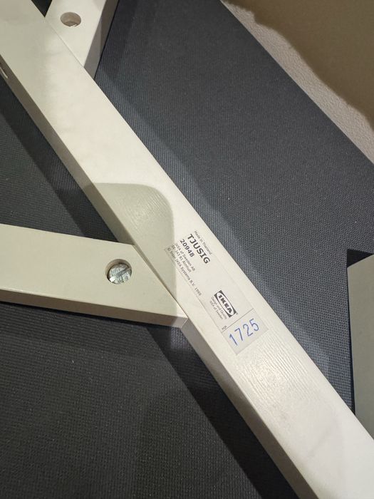 Cabide vertical Ikea