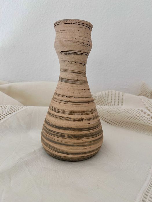 Jarra de autor em cerâmica