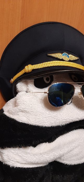 Продаються фуражка та окуляри пілота для фотосессії або костюму