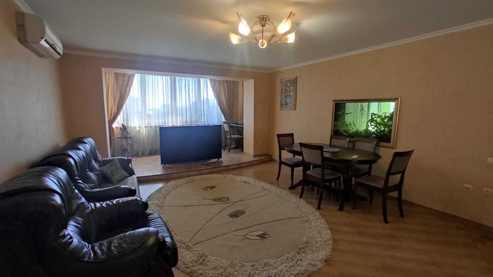 Здам 2х рівневу квартиру в Центрі 3030
