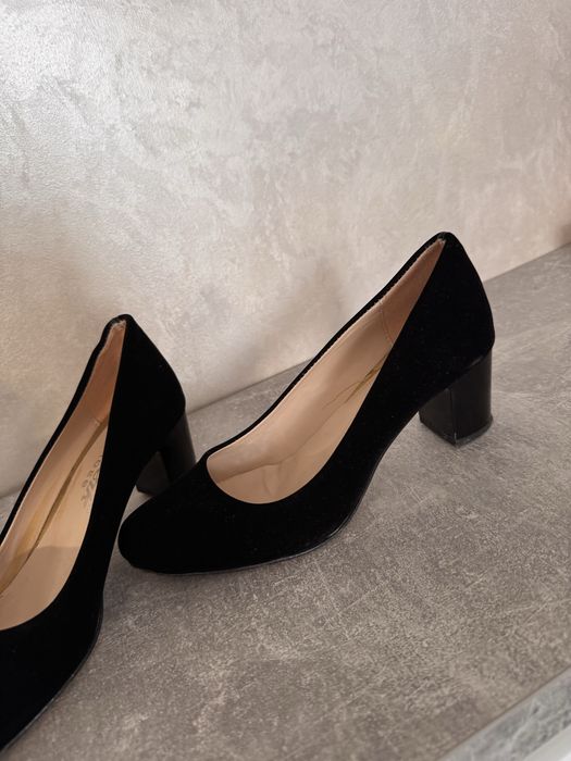 Каблуки зі справжньої замши 39 розмір