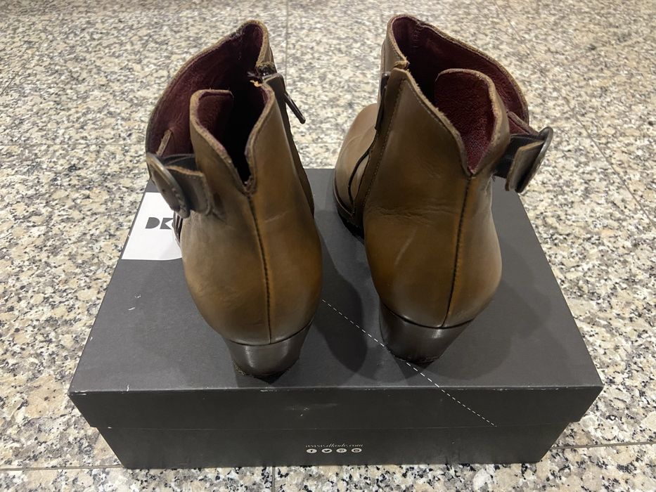 Botas em pele castanhas DKODE
