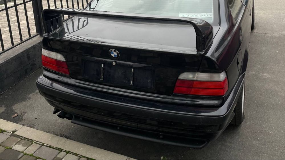 Кришка багажника bmw E36 coupe