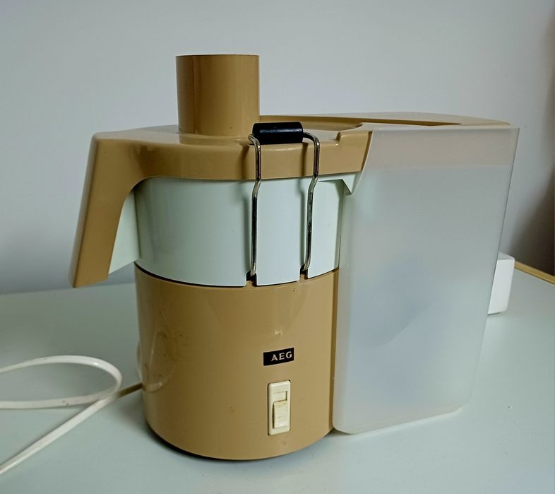 Máquina de sumos AEG vintage