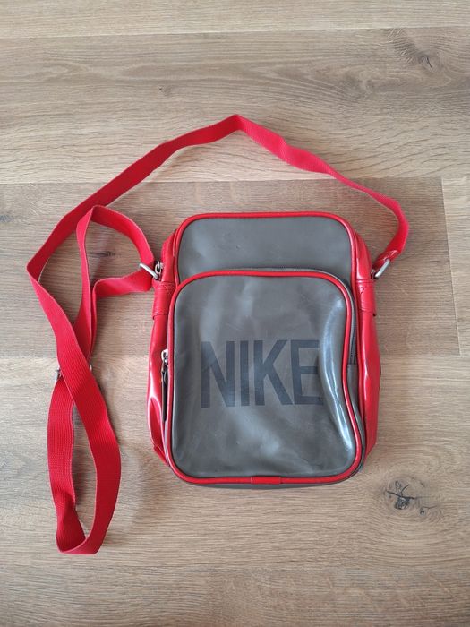 Szaro-czerwona torebka Nike