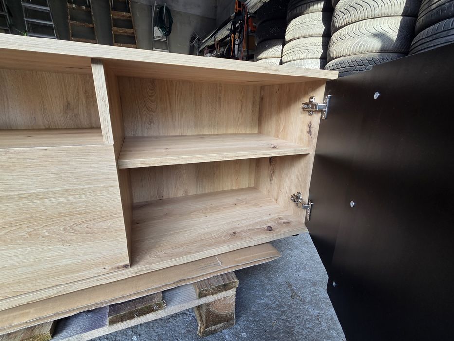 Szafka RTV Vabres 135 cm dąb Artusa lamele