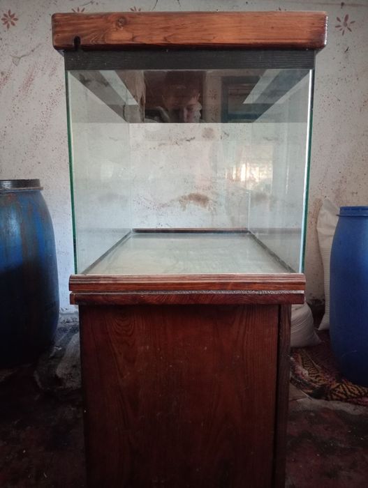 Акваріум з тумбочкою 200 літрів