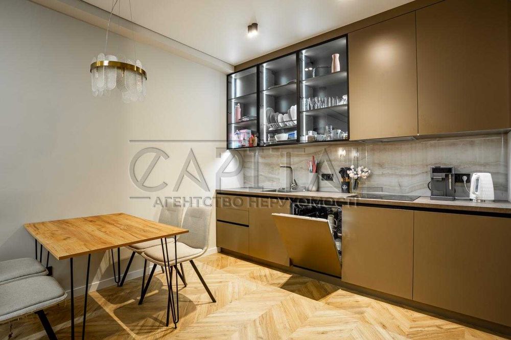 Продаж квартири, вул. Михайла Максимовича, ЖК Нова Англія