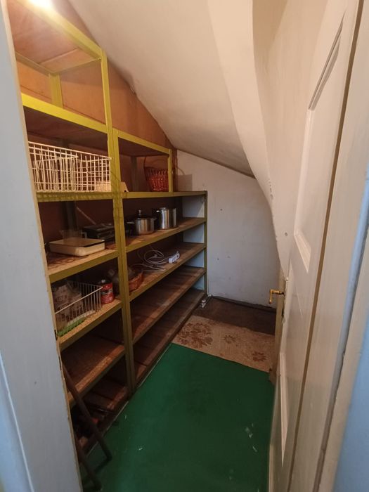 Терміново продається двоповерховий будинок у центрі міста по вул. Стрі