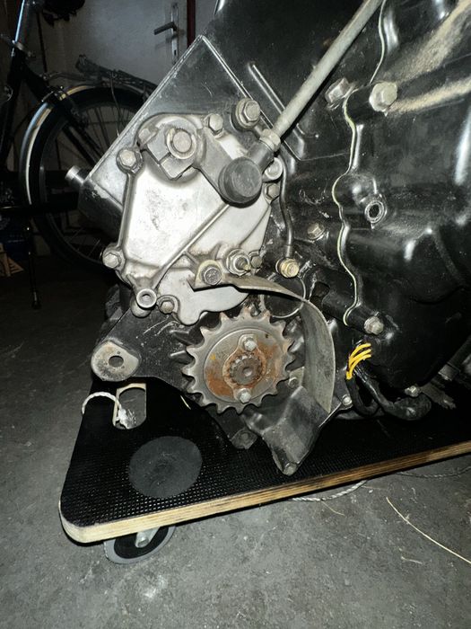 Silnik Gpz 500 na części