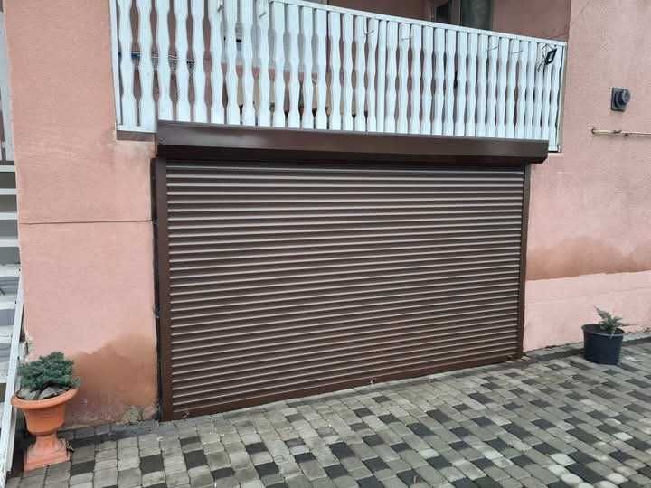 Вхідні та міжкімнатні двері, вікна