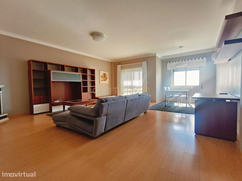 Fantástico T4 de 175 m² com Vista Rio e excelente  Localização na Póvo