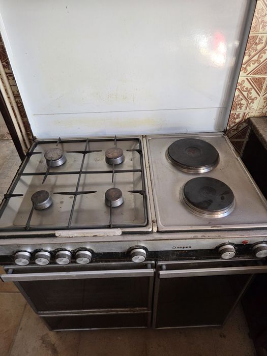 Fogão/forno botija e elétrico (6 bocas)