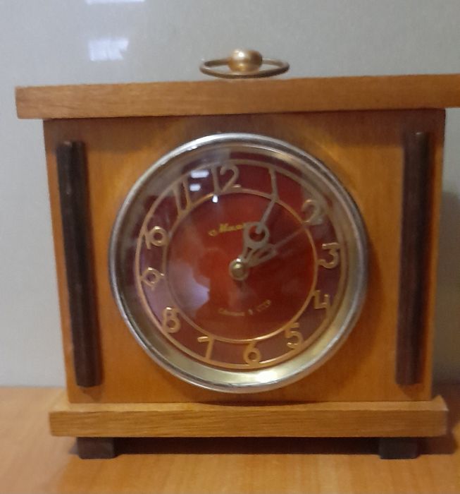 Часы настольные Молния