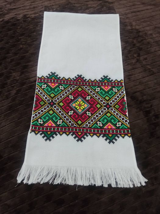 Вишитий весільний рушник