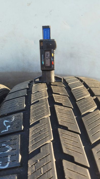 235/60/17 Pirelli Scorpion Ice&Snow  5,5mm 2017r 4szt
