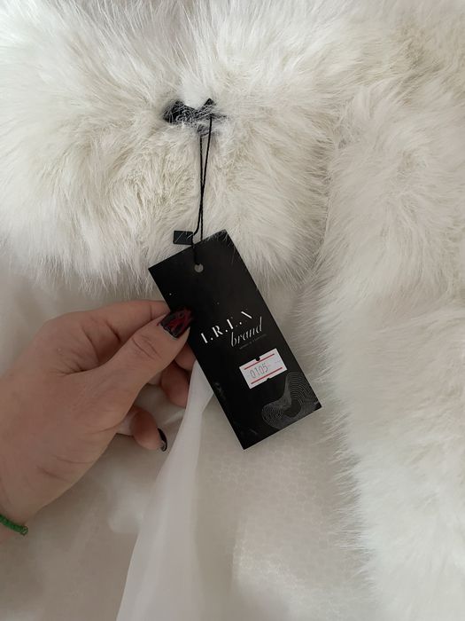 Шубка біла нова розмір S-L