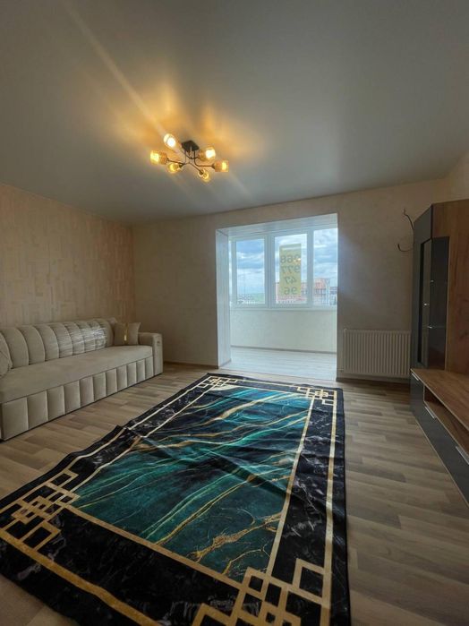 2-кімнатна з дизайнерським ремонтом, Пасічна