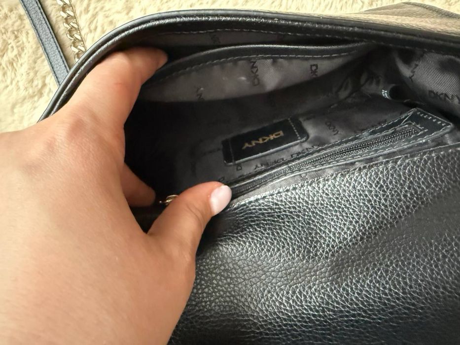 Шкіряна Жіноча Сумочка DKNY Чорна