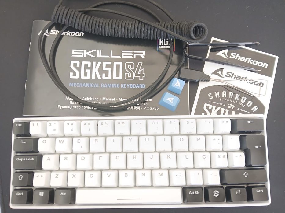 Teclado gaming Sharkoon com red switch - Layout pt-pt (LER DESCRIÇÃO)