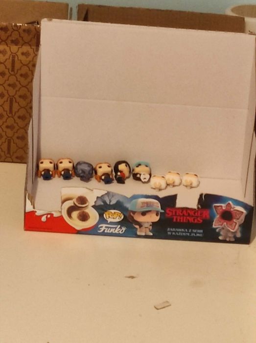 Odsprzedam Figurki z kinder joy, stranger things