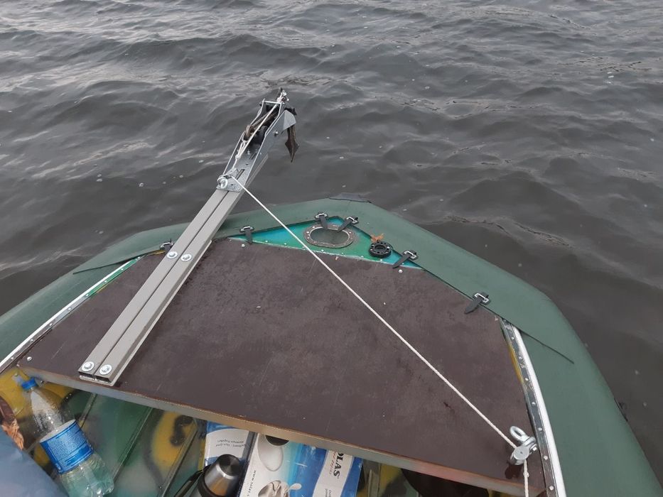 Автобот човен лодка комплект: лафет мотор