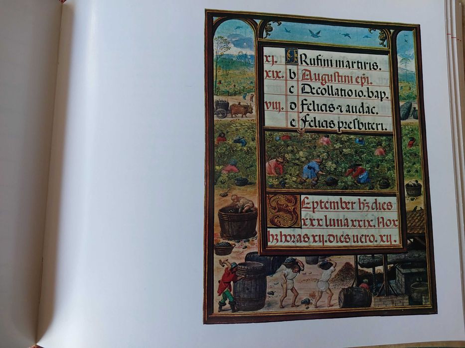 Livro Calendário com capa dura de 1968 com ilustrações