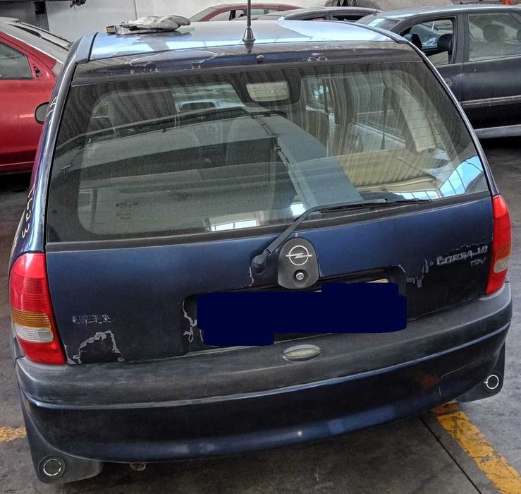 Opel Corsa para peças