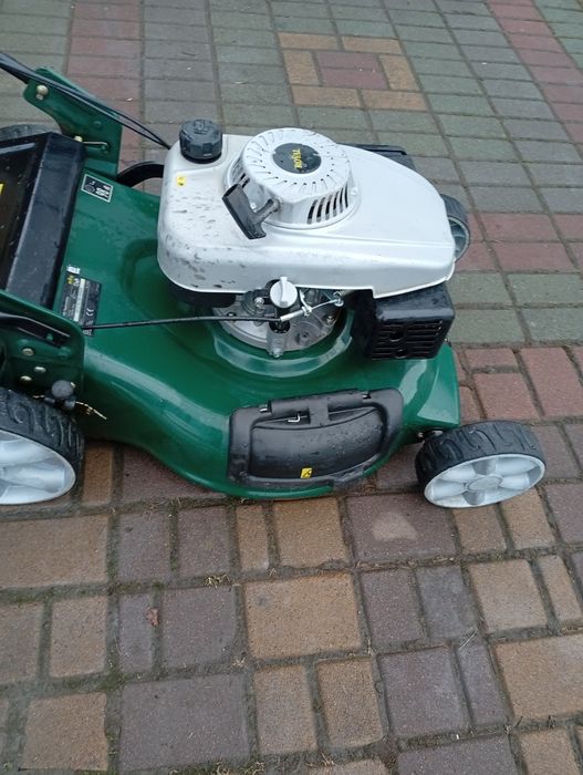 Бензинова газонокосарка