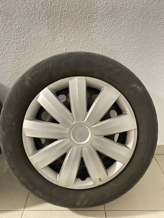 Jantes de ferro R15 com pneus usados (3 unidades)