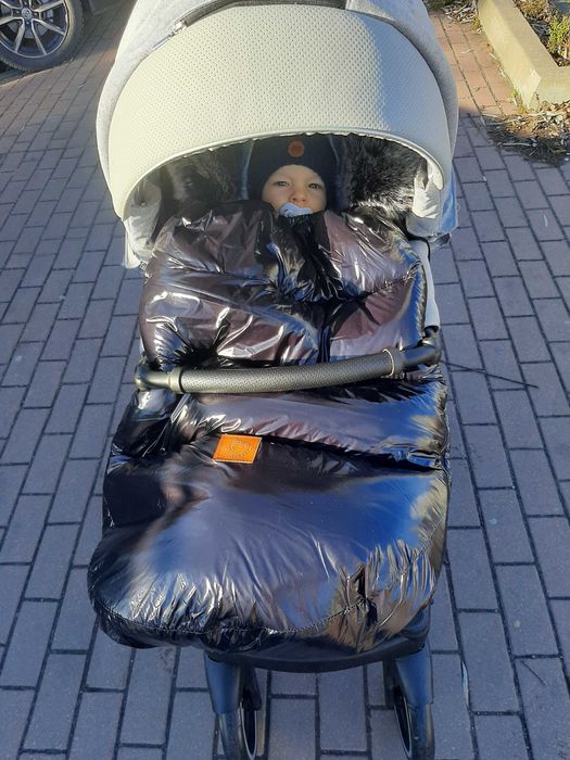 Infantilo śpiworek do wózka z futerkiem czarny