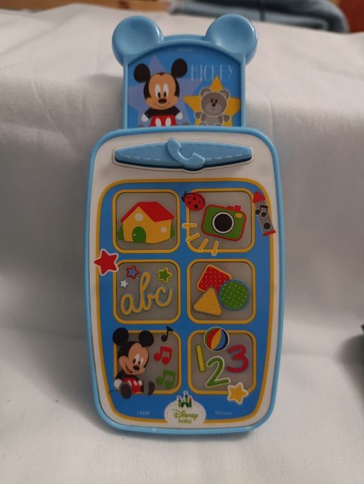 Іграшковий смартфон.