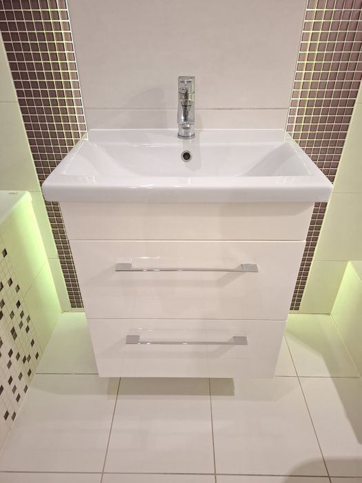 Meble łazienkowe białe wysoki połysk