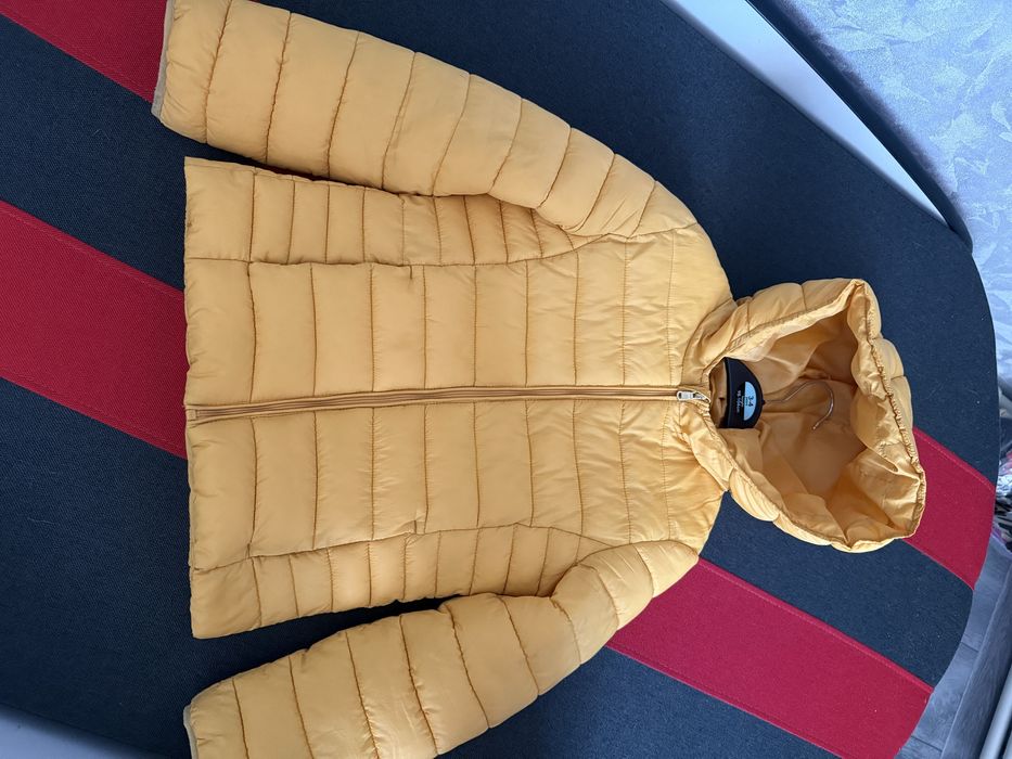 Курточка весенняя на девочку