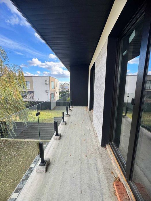 Продаж сучасного дуплексу з земельною ділянкою у Крихівцях