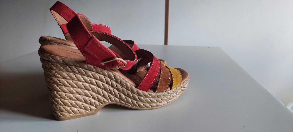 Sandálias NOVAS tam 37 várias cores