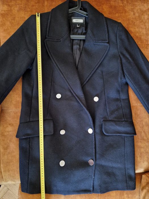 Welniany czarny plaszcz Mango 38 M zlote guziki